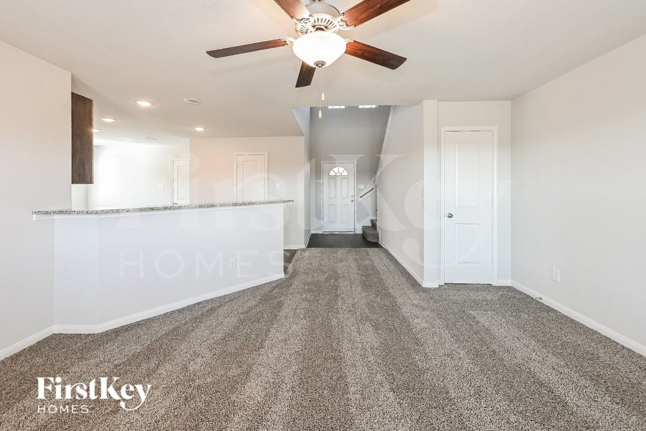 25590 Roy Rogers Rd - Photo 4 of 15