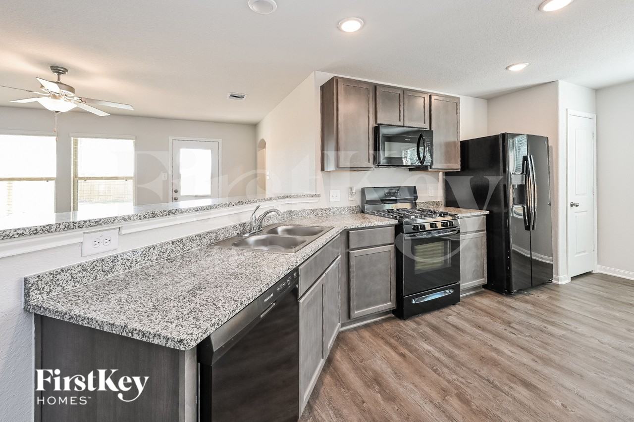 25590 Roy Rogers Rd - Photo 6 of 15