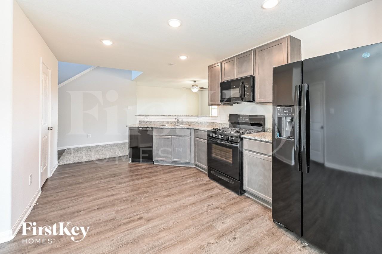 25590 Roy Rogers Rd - Photo 7 of 15