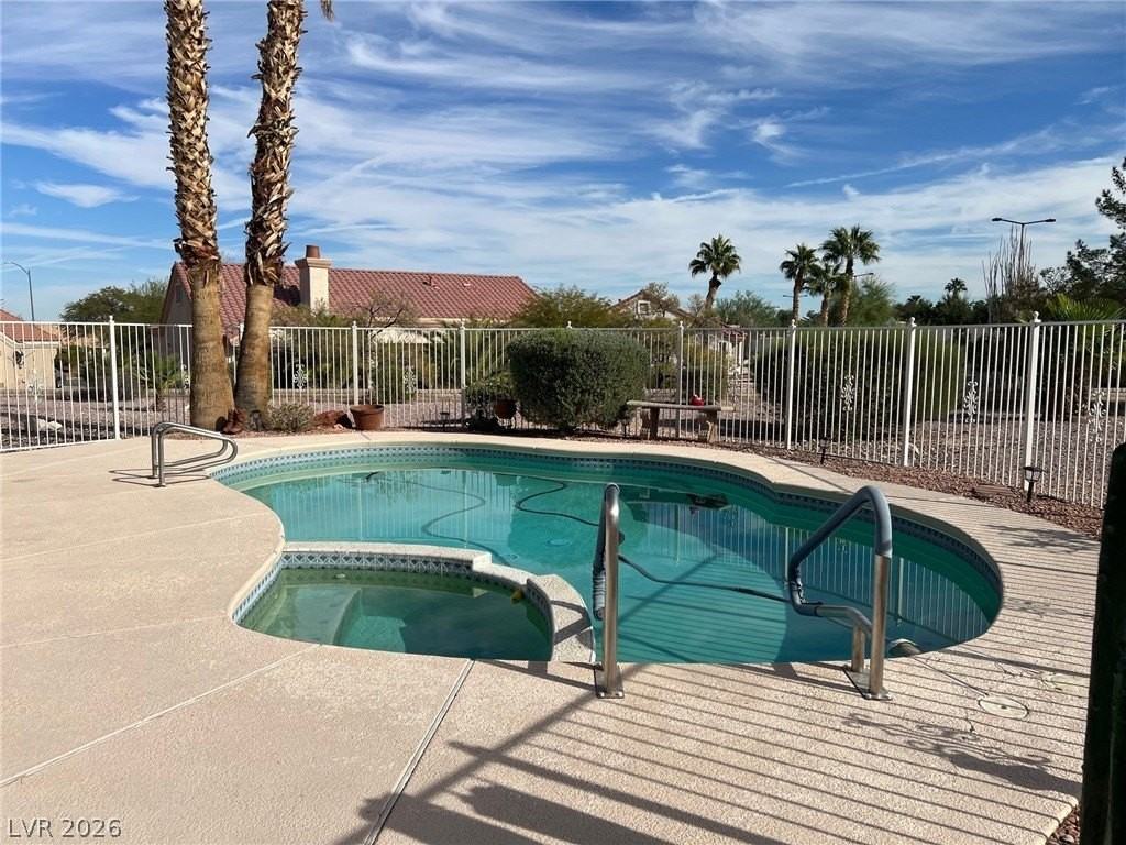 2404 Floyd Ct - Photo 2 of 16