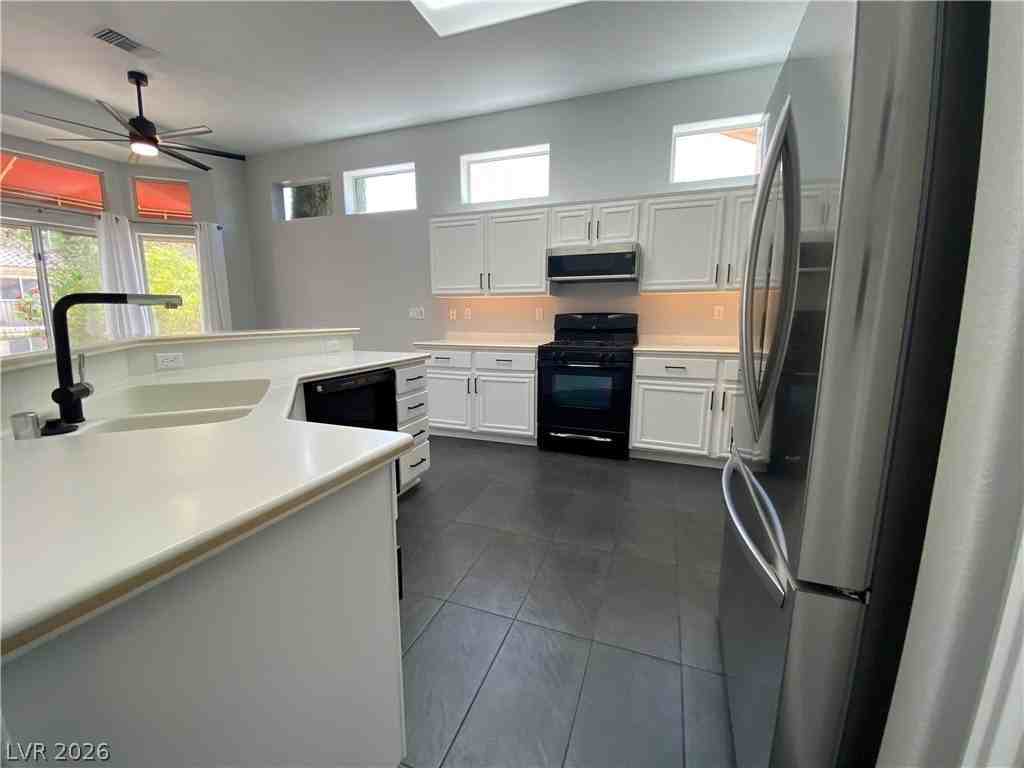 10013 Woodhouse Dr - Photo 5 of 28