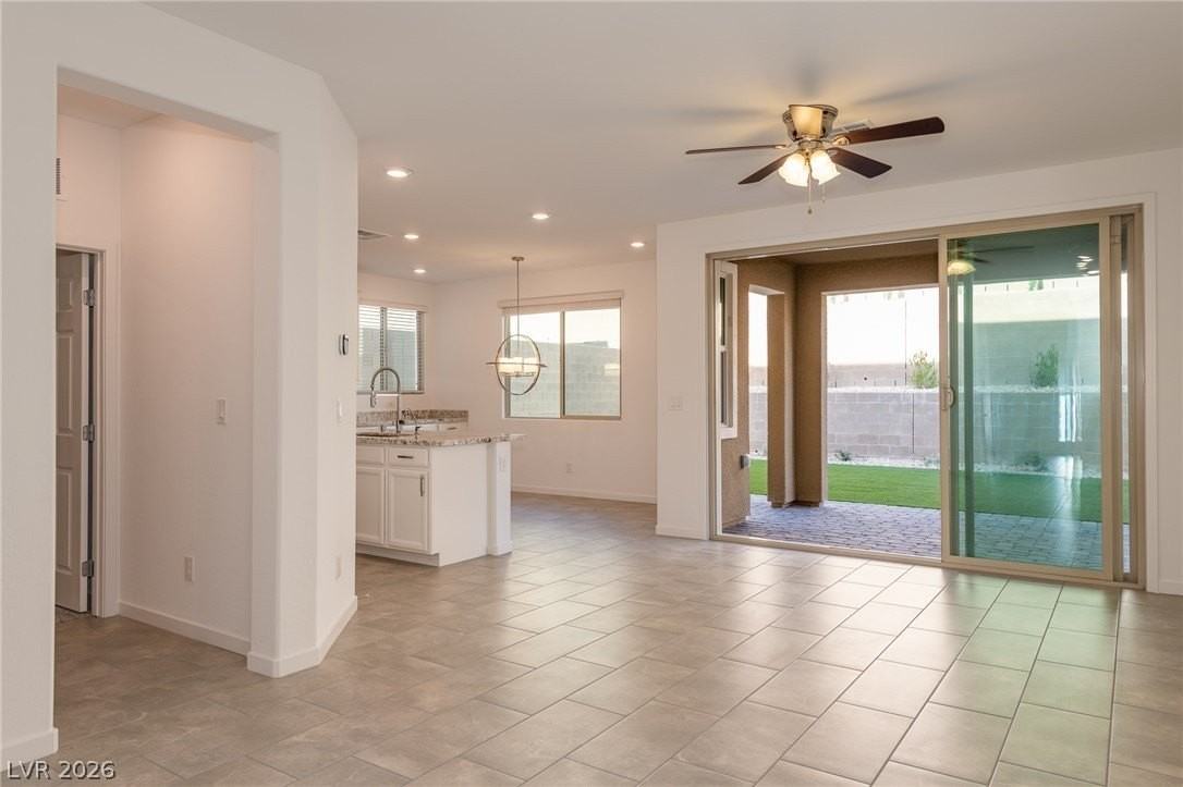 12412 Ocean Tiller Ave - Photo 5 of 38
