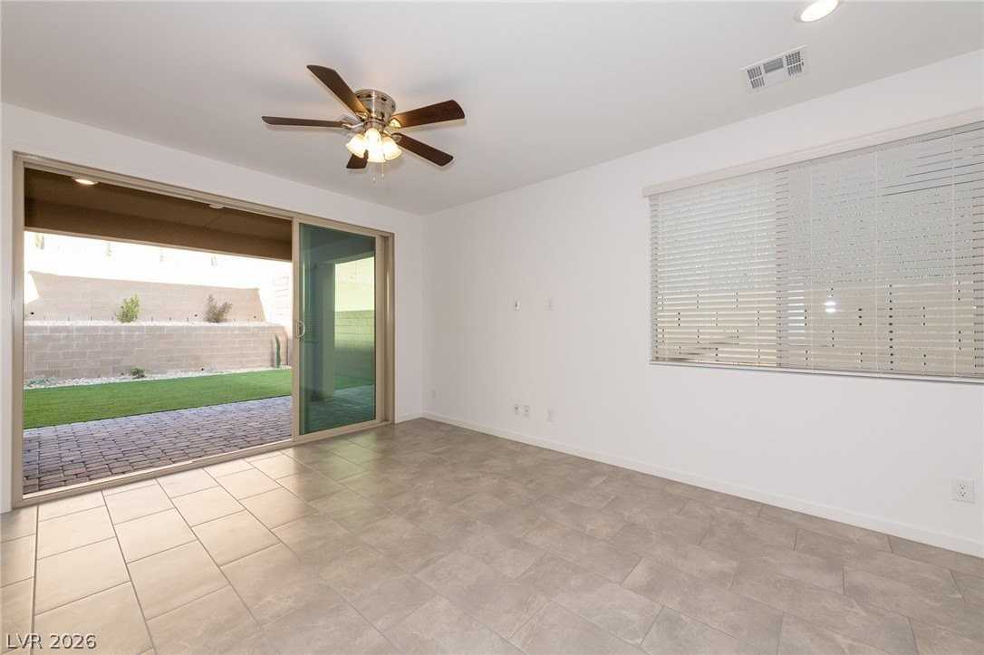 12412 Ocean Tiller Ave - Photo 6 of 38