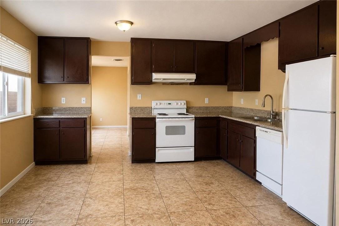 4080 Studio St - Photo 4 of 13