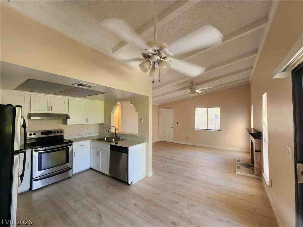 4732 Obannon Dr #D - Photo 2 of 33