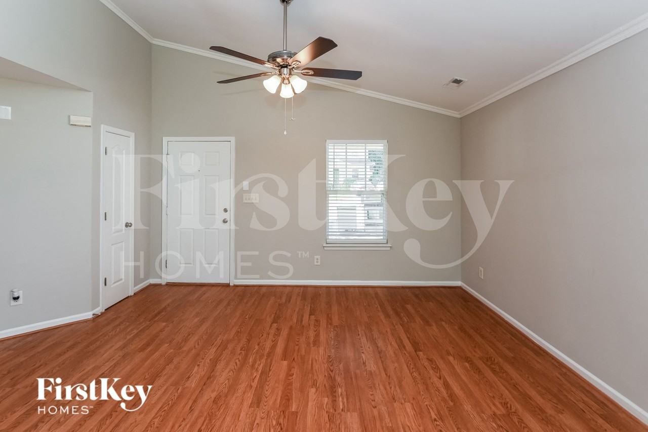 4310 Cochran Farm Ln - Photo 2 of 15