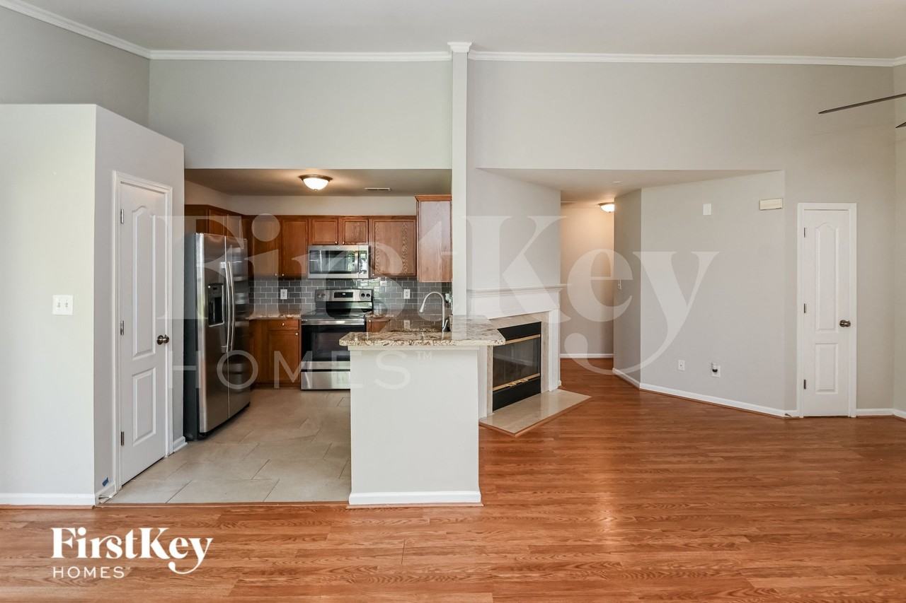 4310 Cochran Farm Ln - Photo 7 of 15