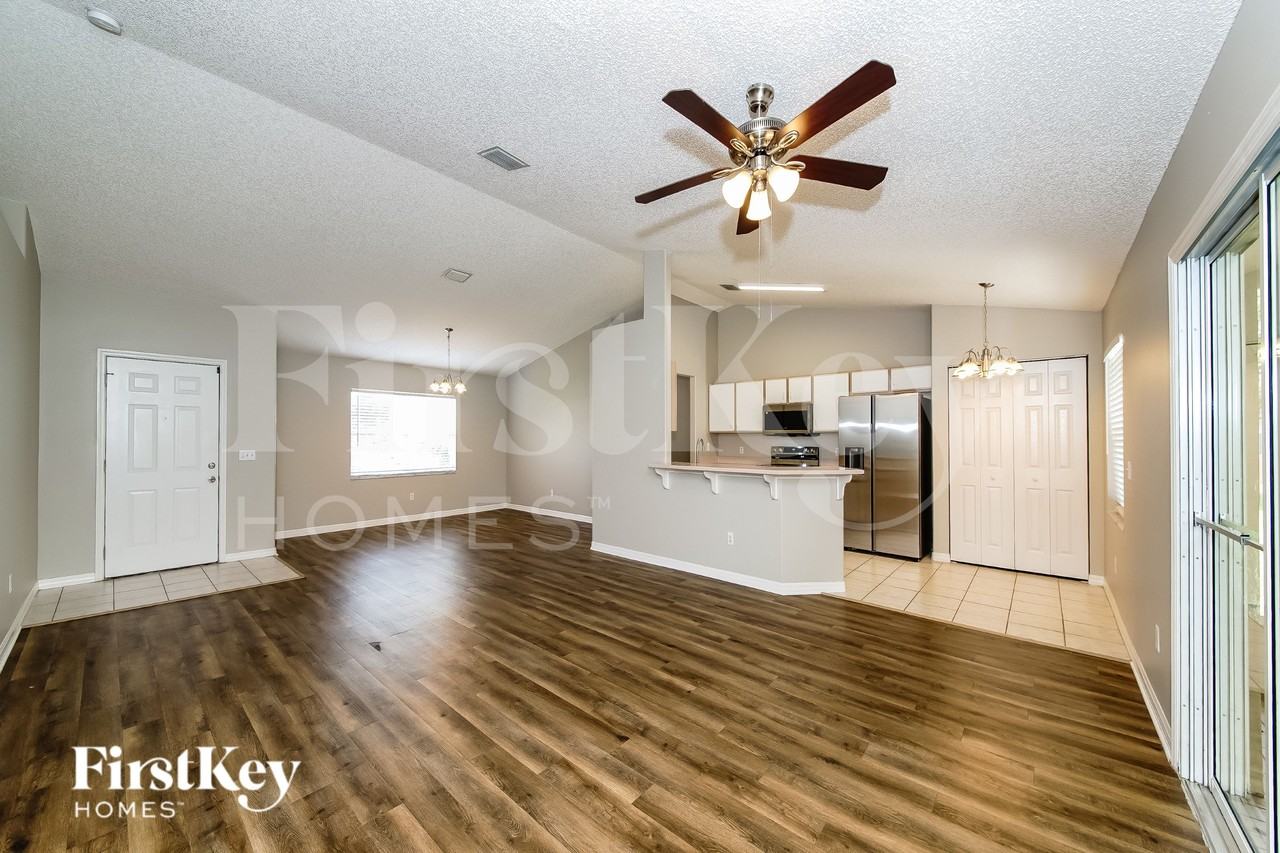 8 Wild Oak Pl - Photo 2 of 19