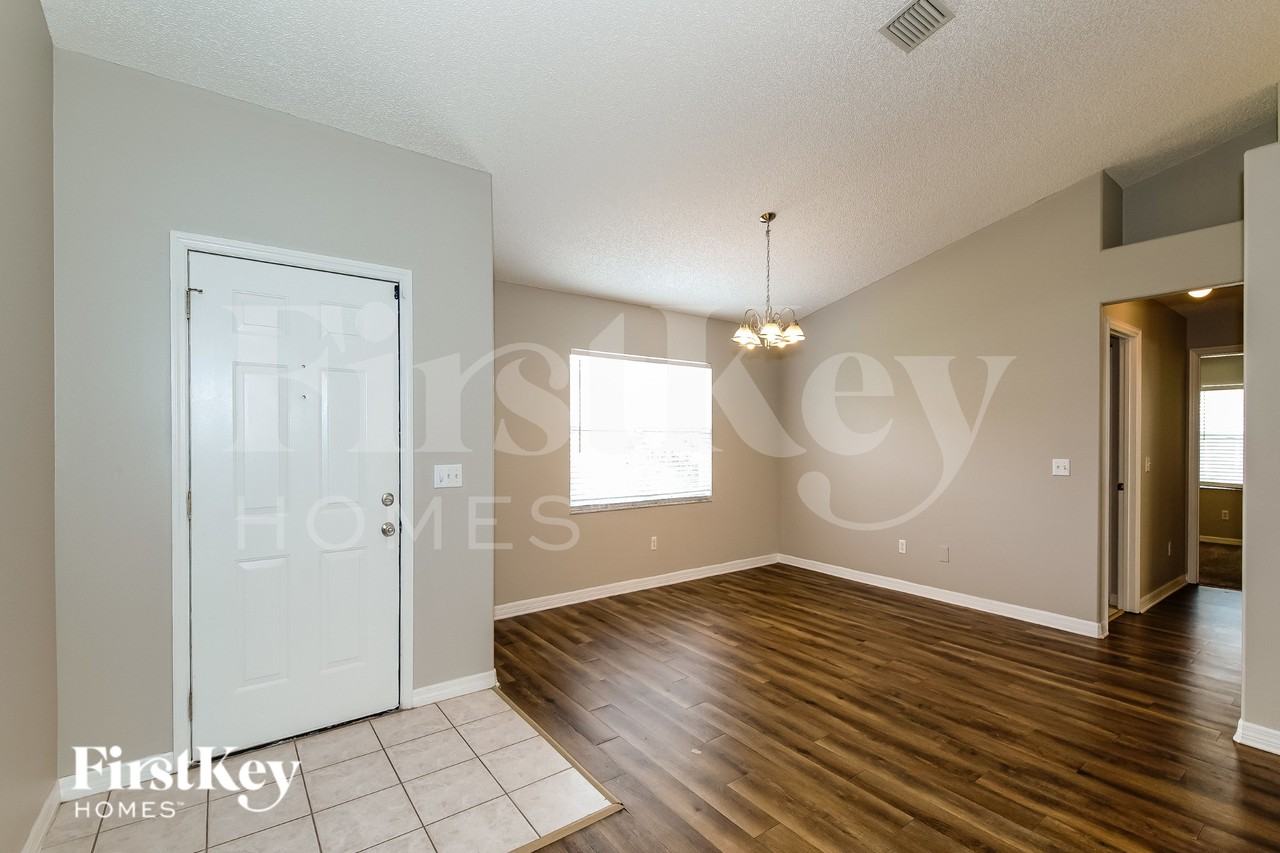 8 Wild Oak Pl - Photo 5 of 19