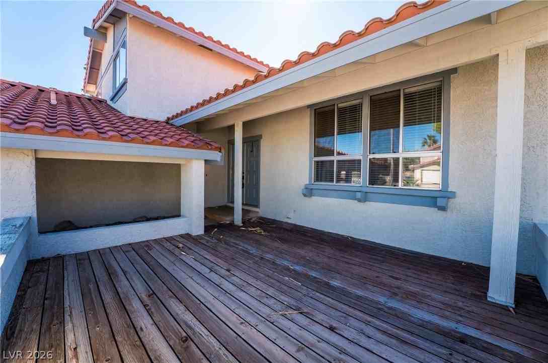 8705 Isola Dr - Photo 4 of 26