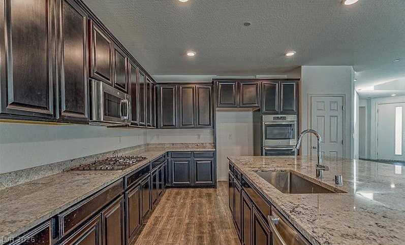 3159 Hazy Hills Ave - Photo 6 of 9