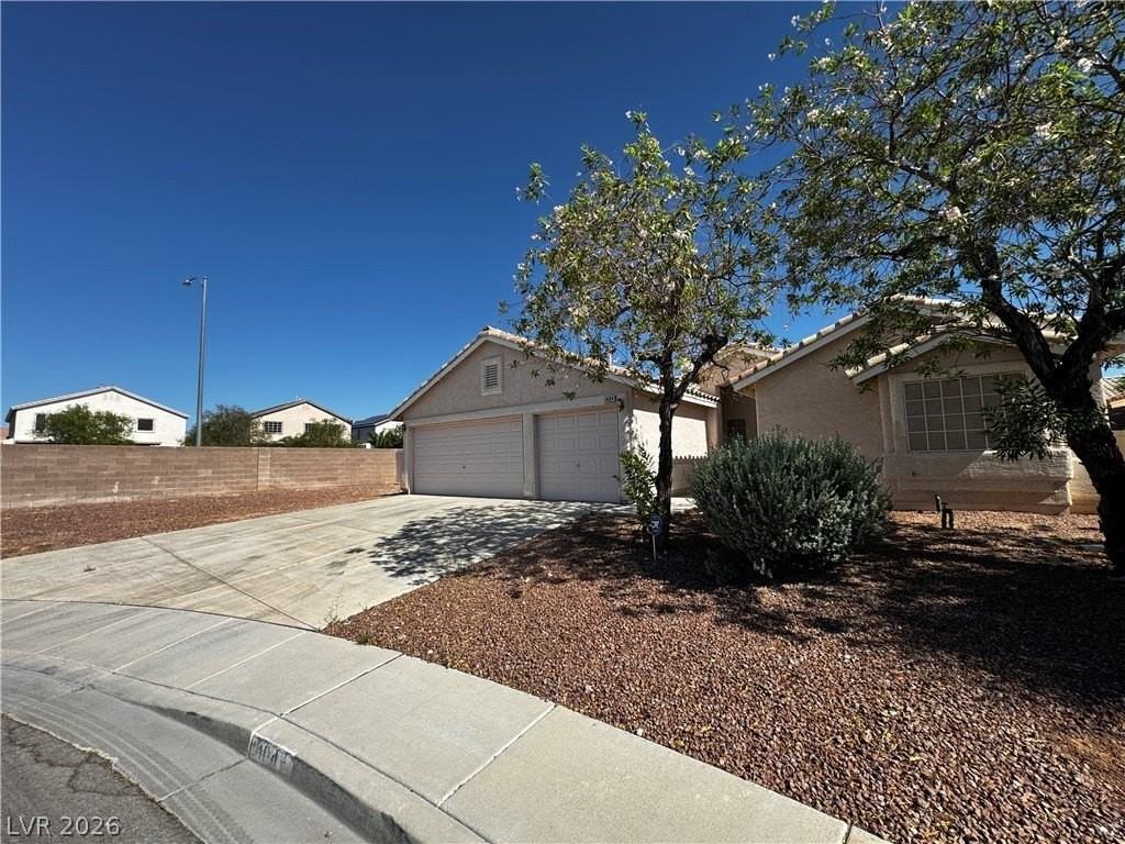 1404 Laughing Larkspur Ave - Photo 2 of 37