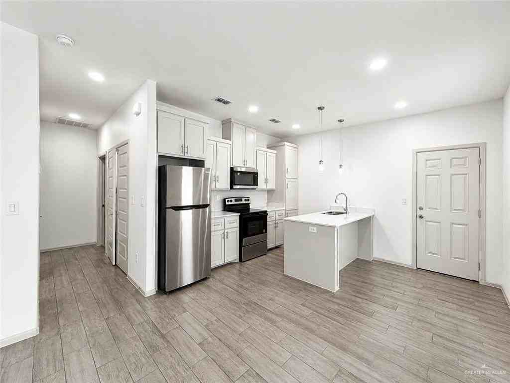 7802 N 58th Ln #1 - Photo 4 of 17