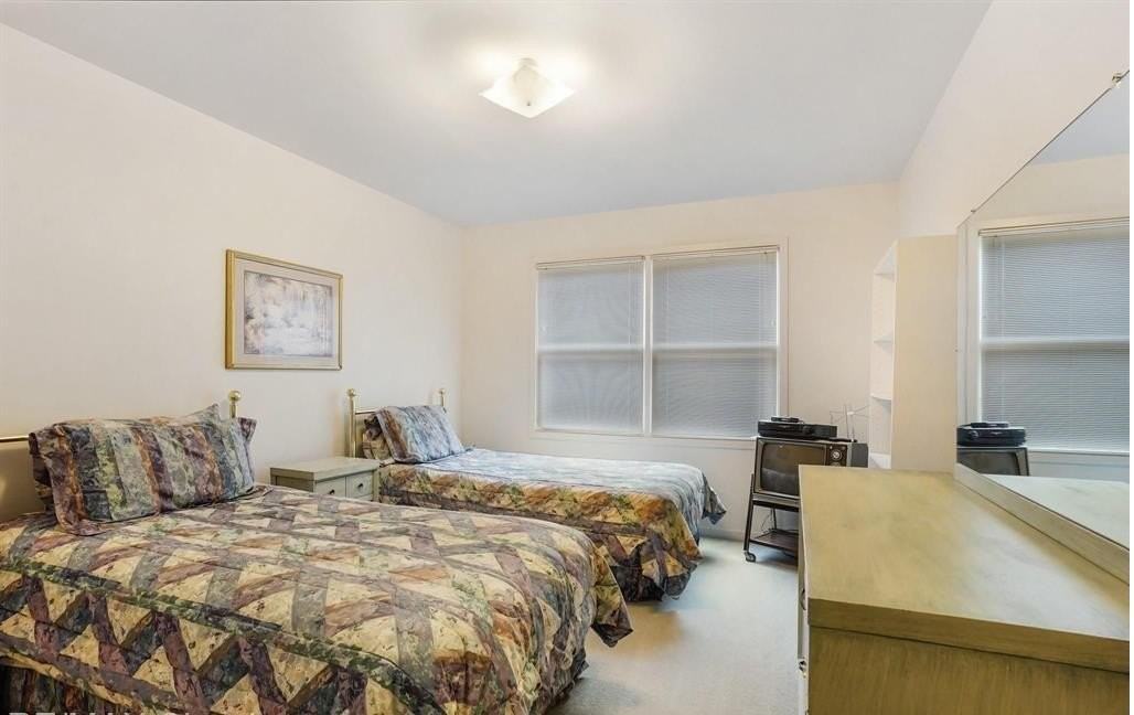 24267 Weathervane Ct - Photo 4 of 27