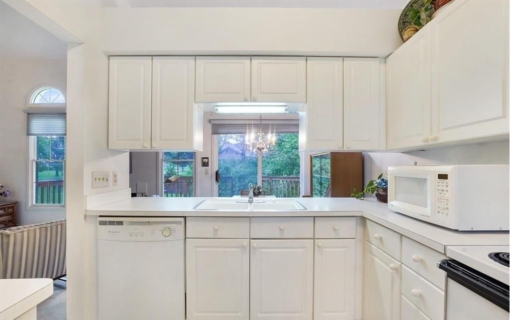 24267 Weathervane Ct - Photo 6 of 27