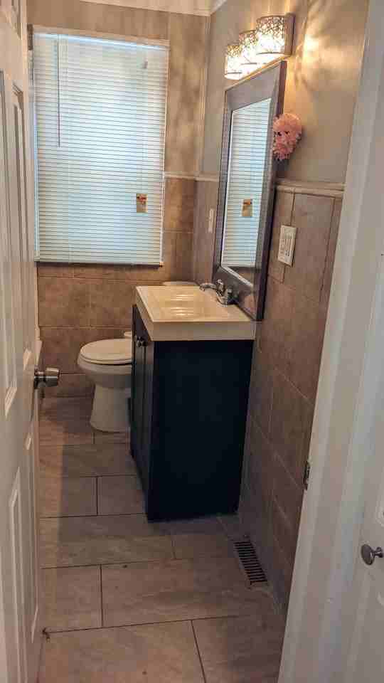 8649 Jewett Ave - Photo 3 of 17