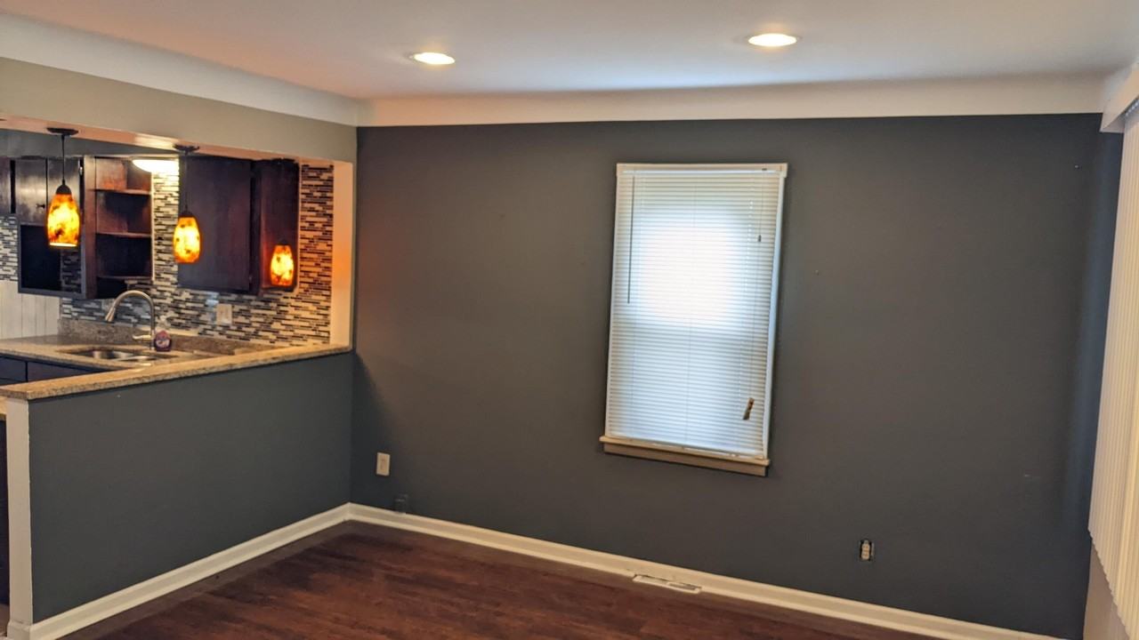 8649 Jewett Ave - Photo 5 of 17