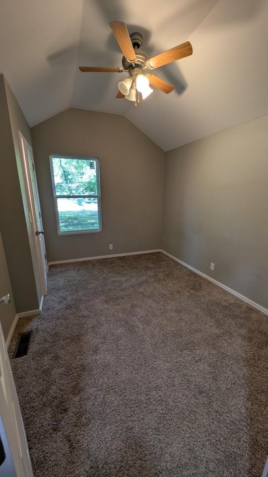 820 S Moffet Ave - Photo 6 of 12