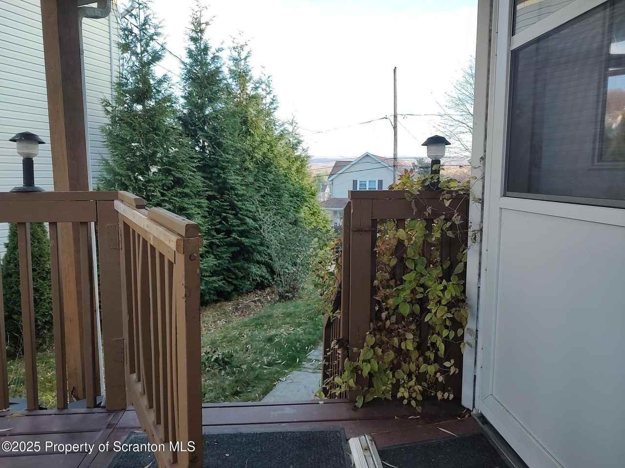 1023 Carmalt St - Photo 3 of 41
