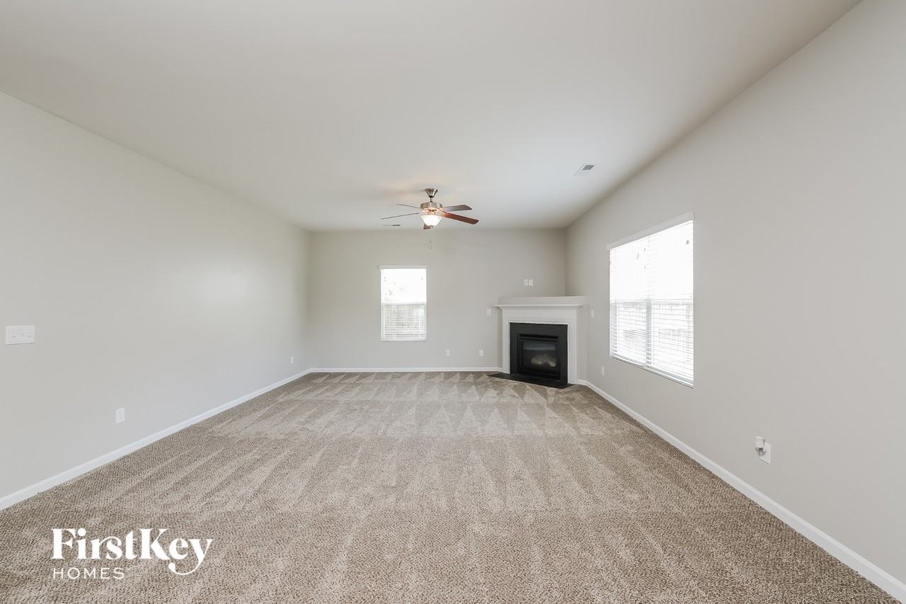1593 Abbey Park Ct - Photo 2 of 15