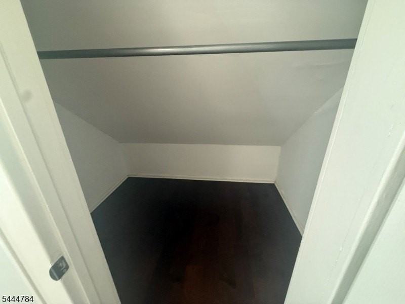 409 Bacheller Ave - Photo 5 of 14