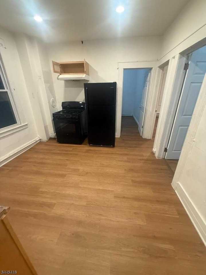 76 4th St #2 - Photo 5 of 6