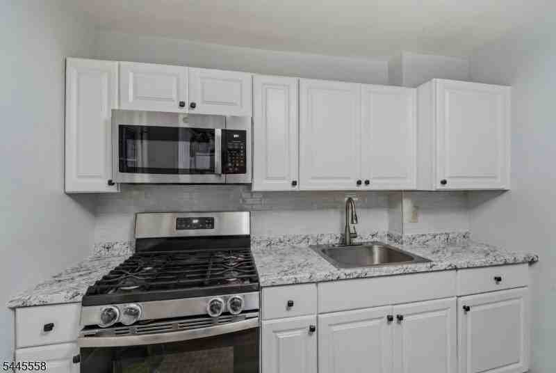 137 New St #2 - Photo 3 of 17
