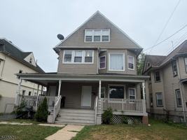 featured image of 318 Grant Ave #1