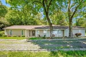 featured image of 306 Warrenville Rd