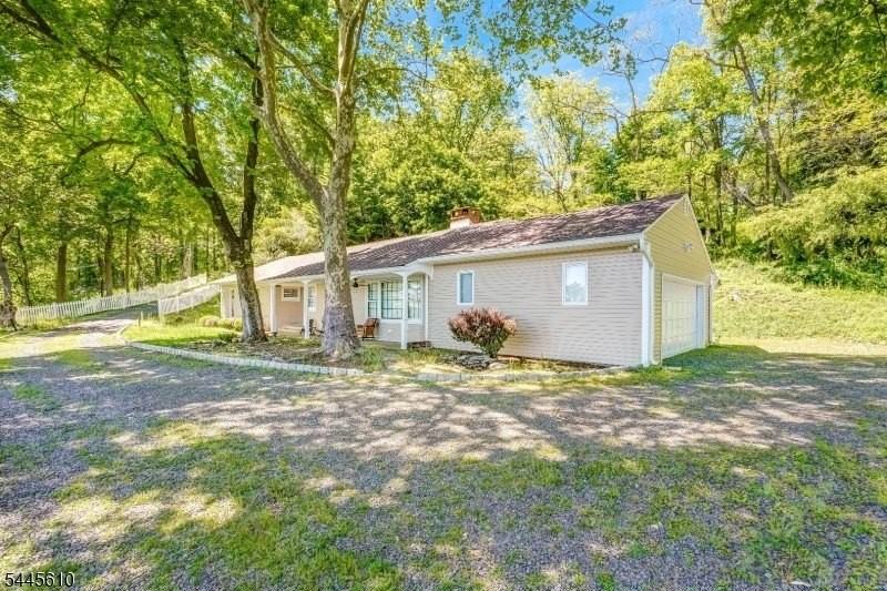 306 Warrenville Rd - Photo 3 of 37