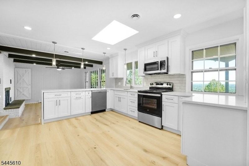 306 Warrenville Rd - Photo 6 of 37