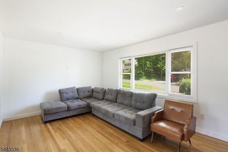 538 Dietz St - Photo 4 of 24