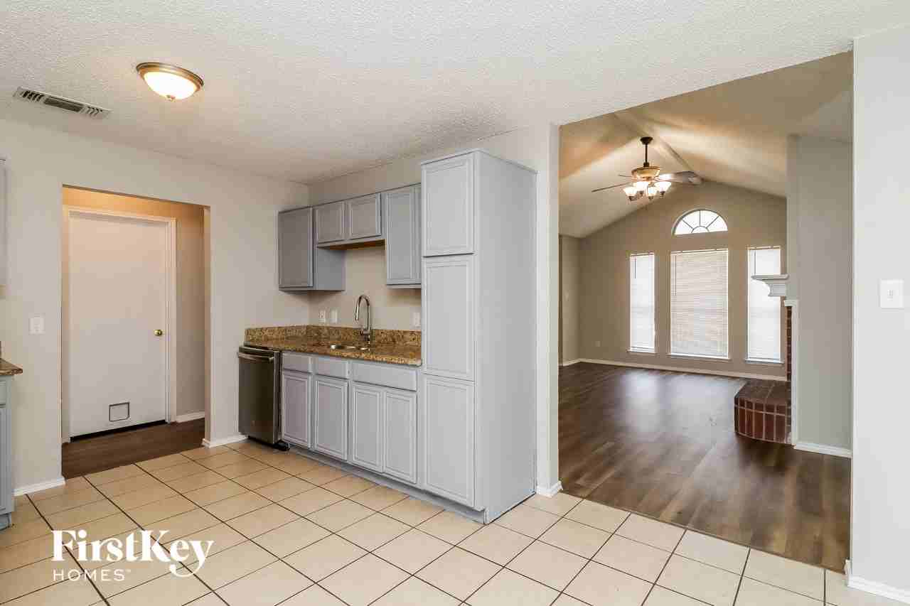 7213 Ashbourne Way - Photo 6 of 15