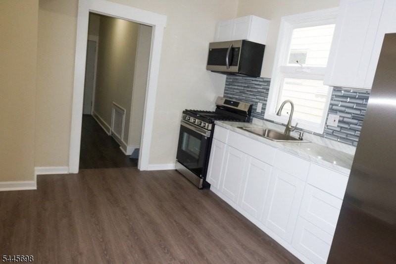 89 Van Riper Ave #1 - Photo 3 of 38