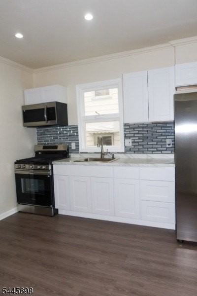 89 Van Riper Ave #1 - Photo 4 of 38