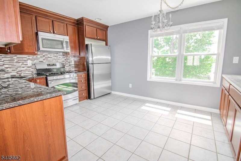 49 Stuyvesant Ave #16 - Photo 5 of 29