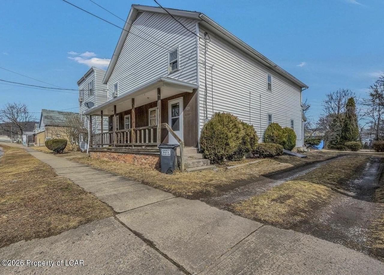 323 Vaughn St - Photo 3 of 26