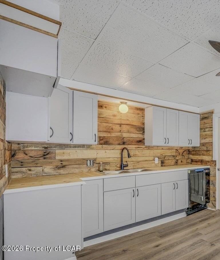 323 Vaughn St - Photo 4 of 26