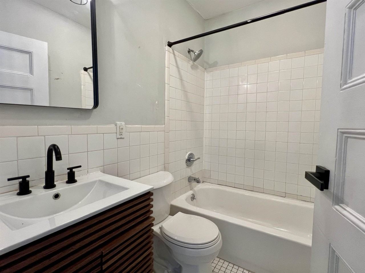 183 Montgomery St #2 - Photo 7 of 12