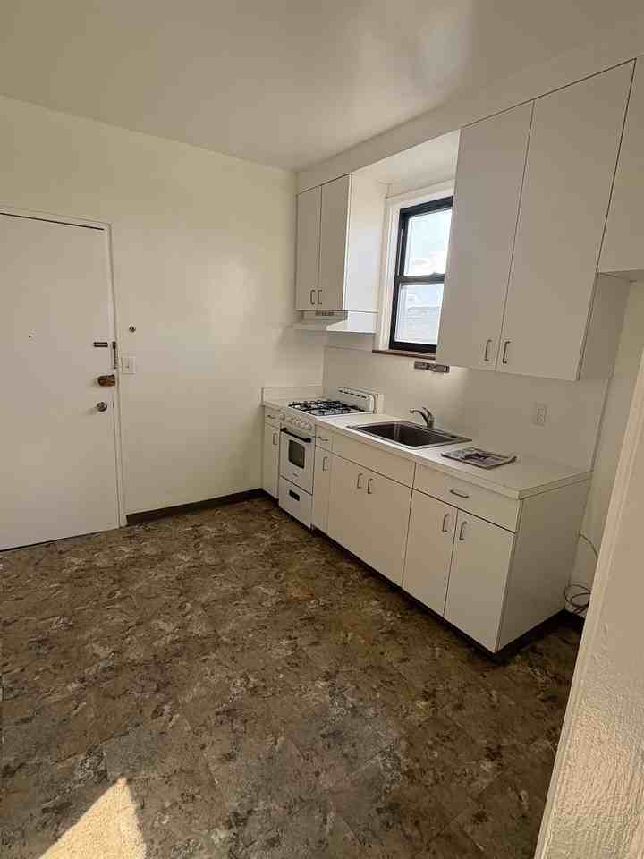 1107 72nd St #3 - Photo 5 of 9
