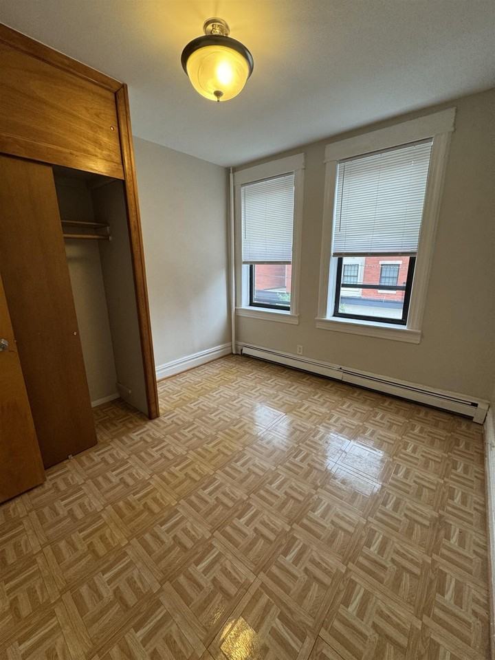 721 Kennedy Blvd - Photo 5 of 9