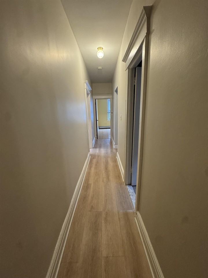 721 Kennedy Blvd - Photo 6 of 9