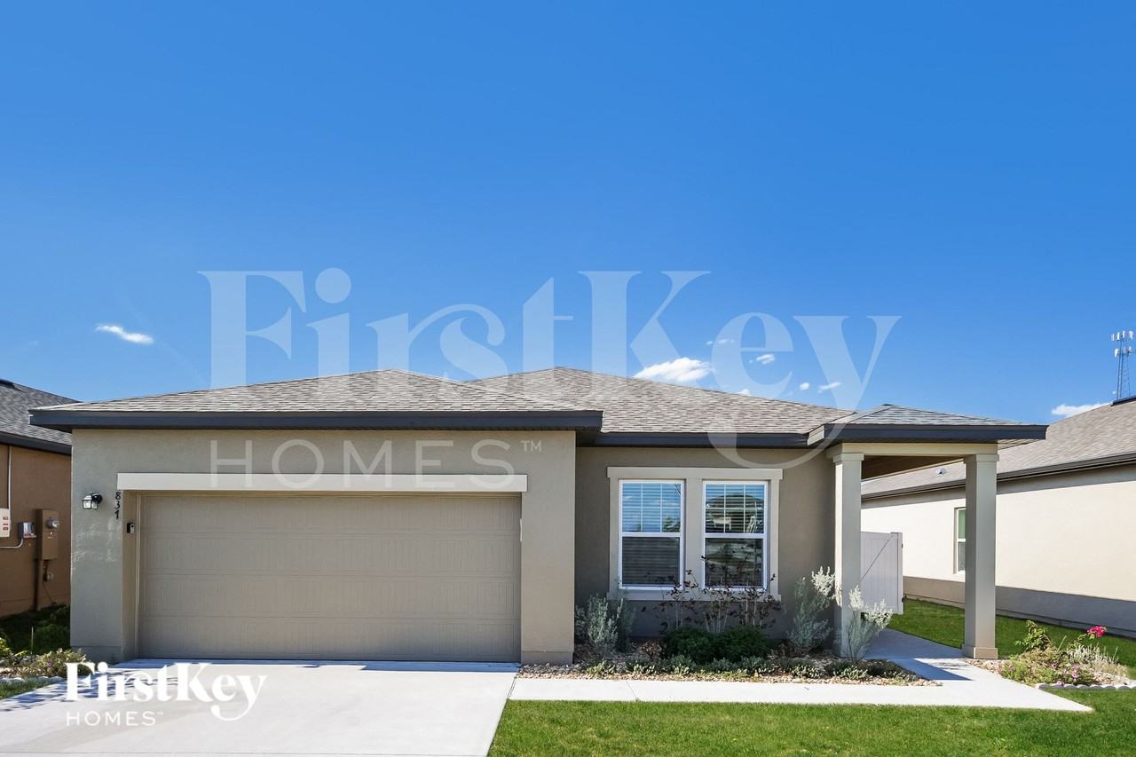 837 Orchid Grove Blvd