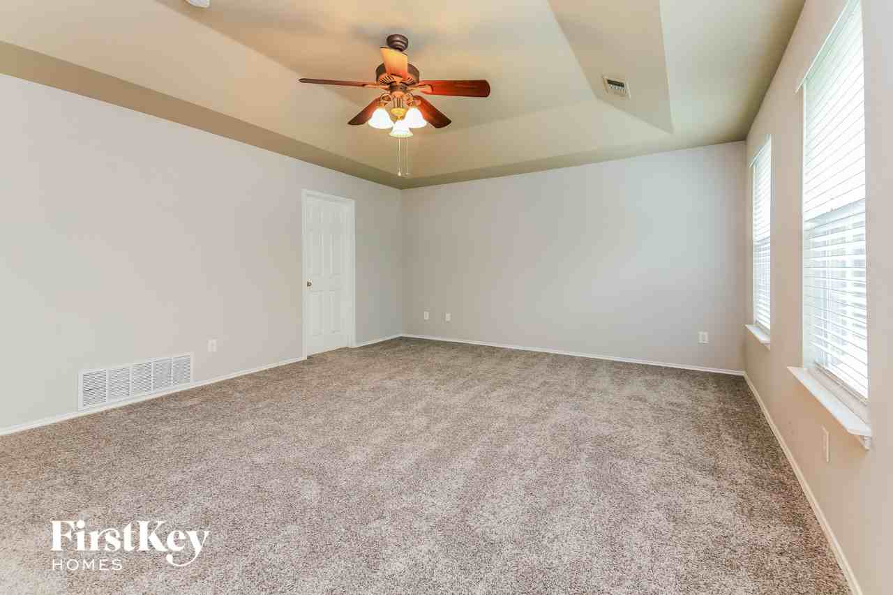 3605 Smoketree Dr - Photo 7 of 15