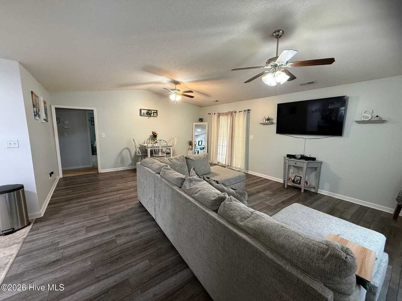 301 Top Knot Rd - Photo 4 of 10