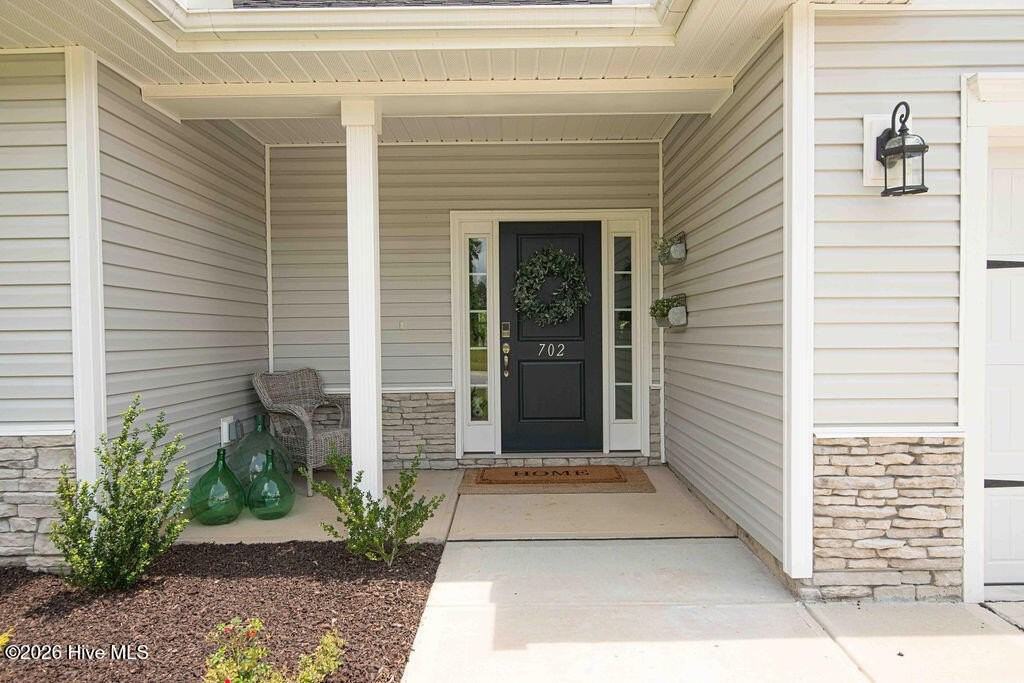 702 Greenwich Pl - Photo 2 of 41