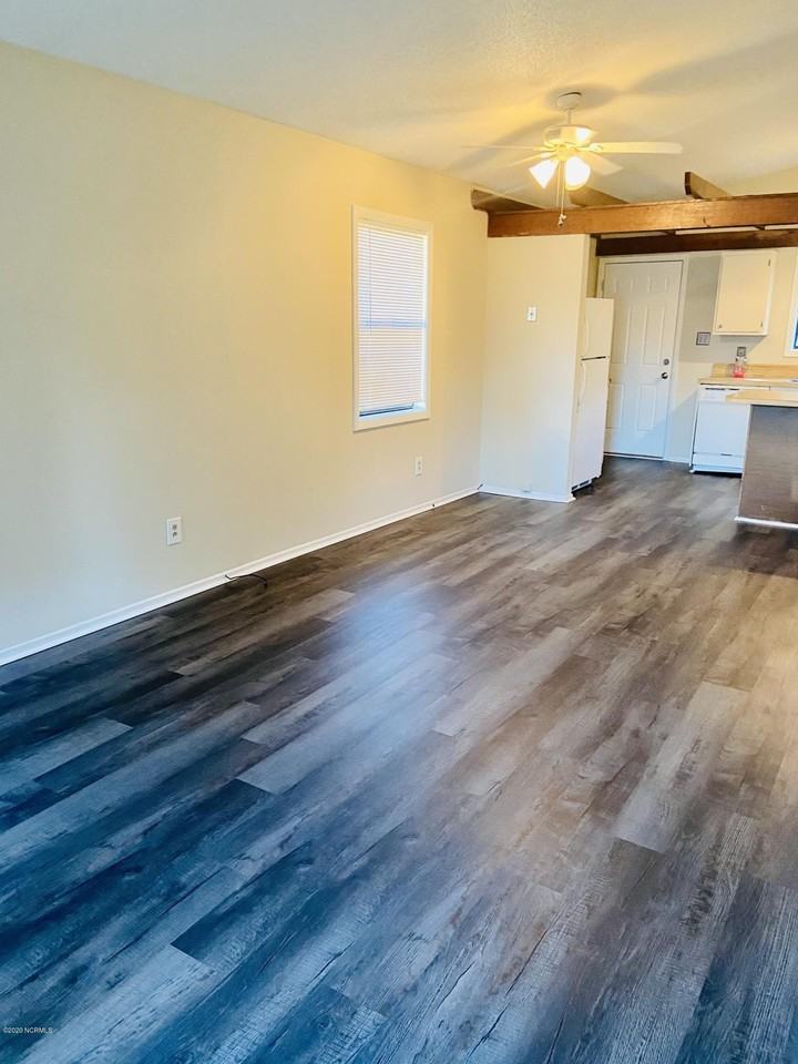 129 Village Cir - Photo 3 of 12
