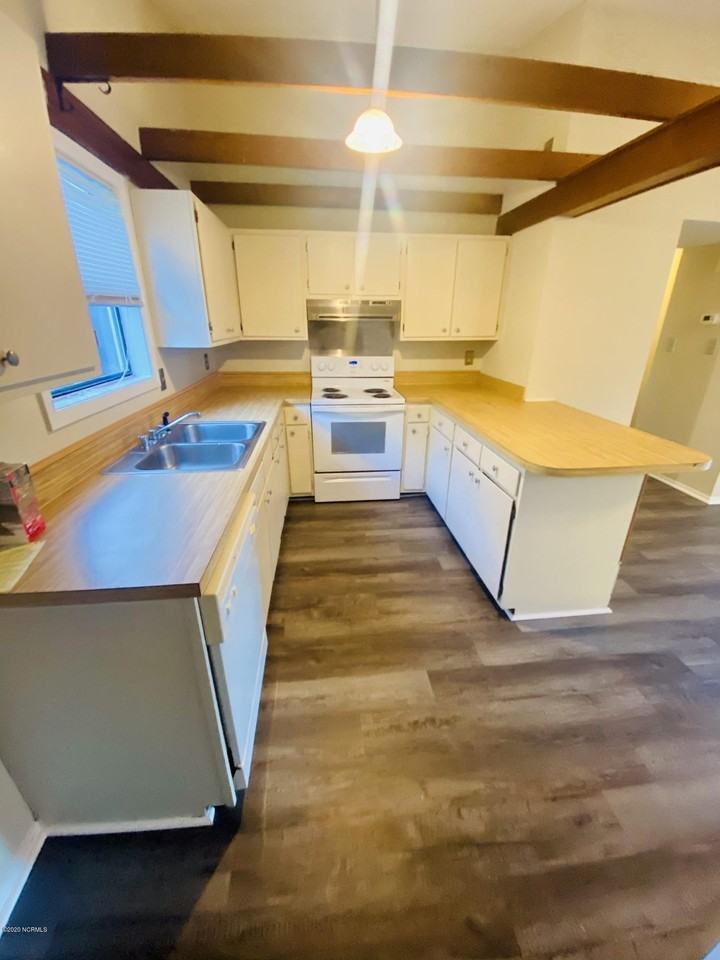129 Village Cir - Photo 5 of 12