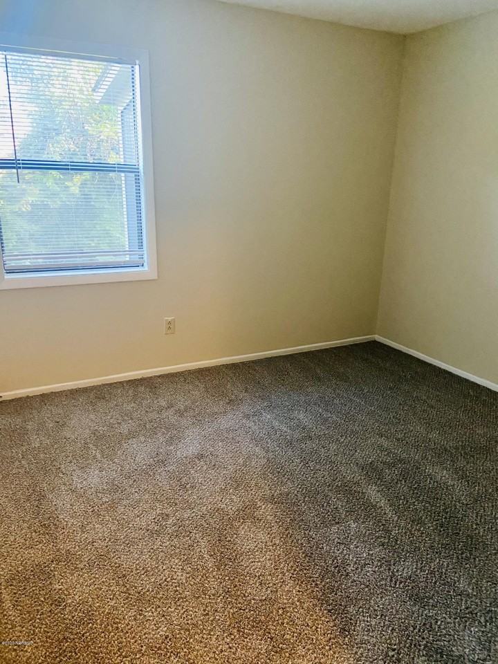 129 Village Cir - Photo 7 of 12
