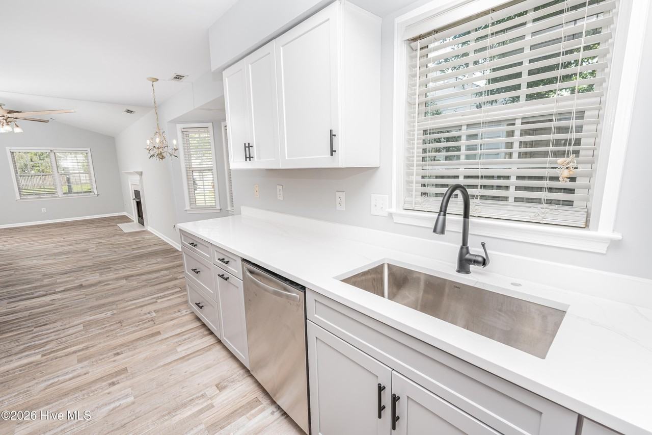 212 Forest Park Dr - Photo 6 of 15